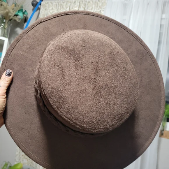 NEW SUPER CUTE Flat Round Brimmed hat with Braided band - Picture 2 of 4